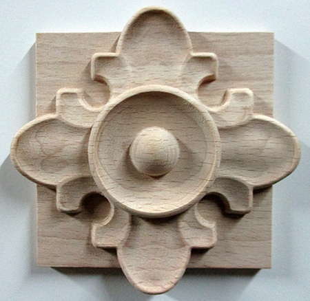 резная розетка из дерева rr0018.jpg